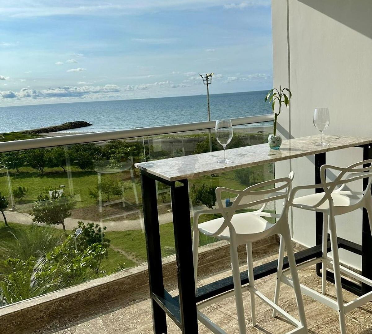 - Sea View - Airport 5 Min Apartamento *
