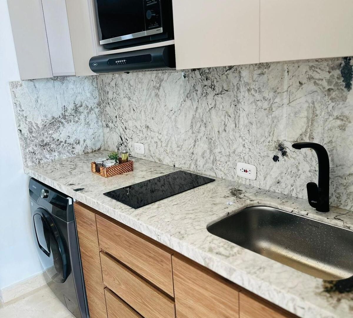 Apartamento - Sea View - Airport 5 Min *