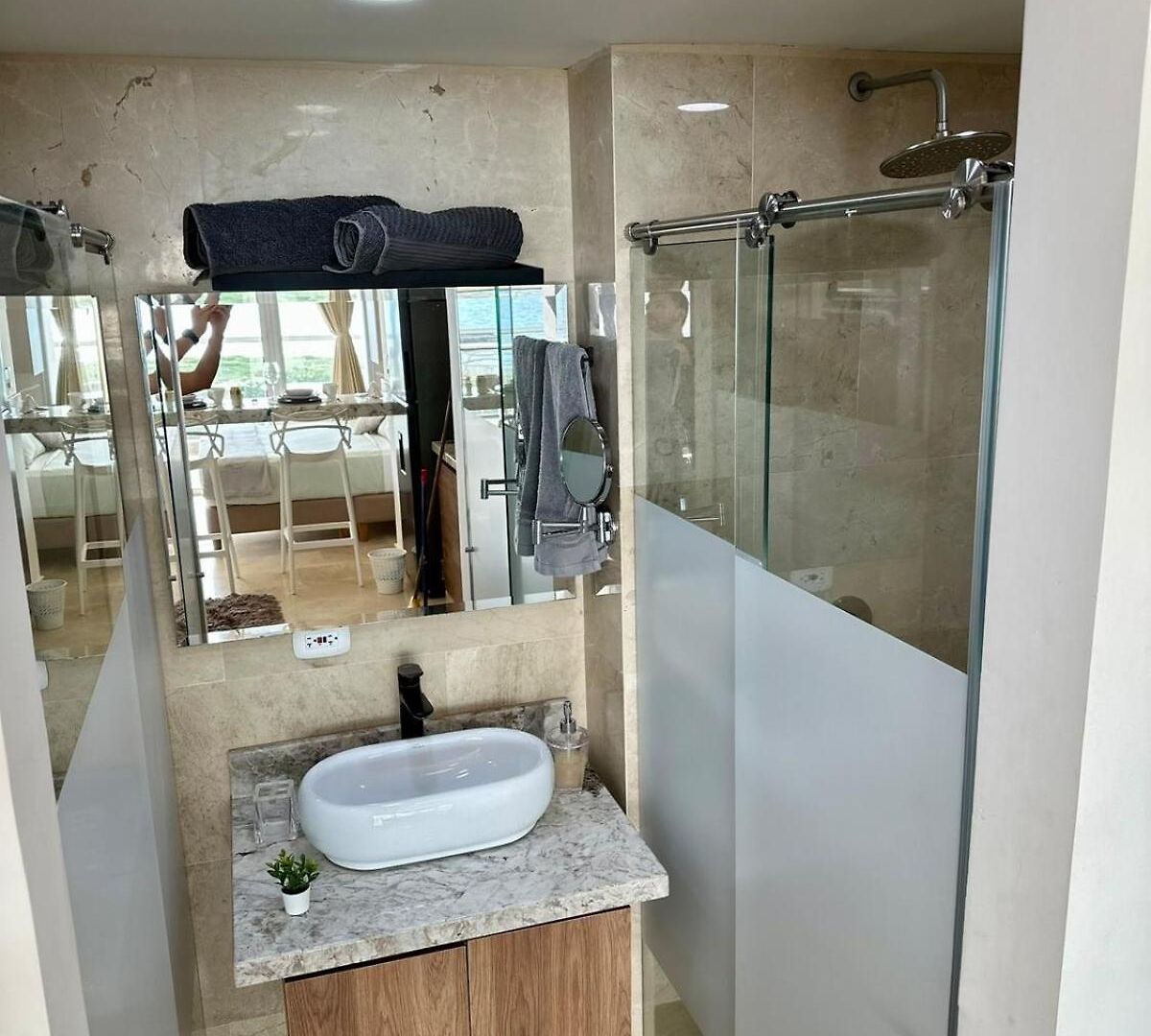 Apartamento - Sea View - Airport 5 Min *