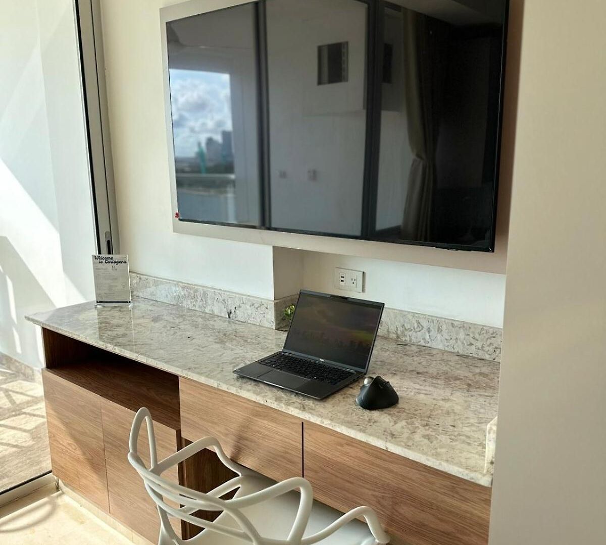 Apartamento - Sea View - Airport 5 Min *
