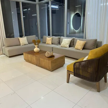 - Sea View - Airport 5 Min Apartamento *
