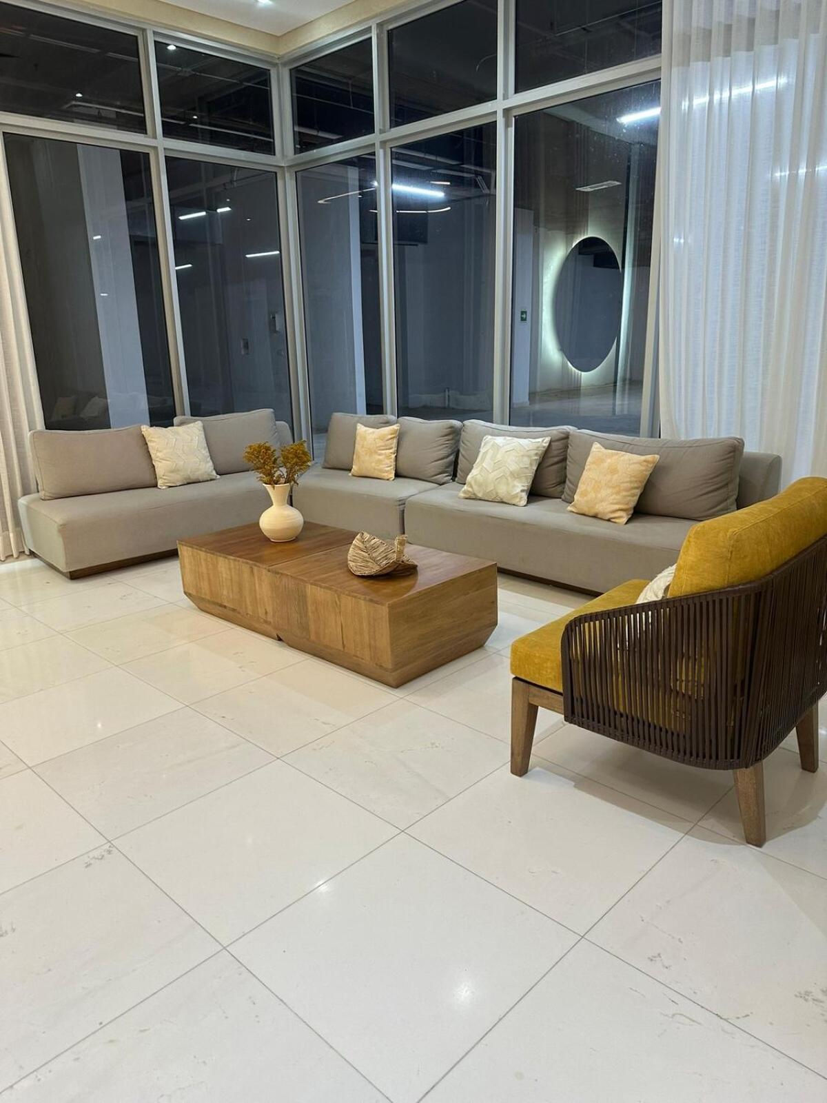 - Sea View - Airport 5 Min Apartamento *