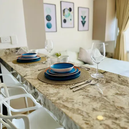 - Sea View - Airport 5 Min Apartamento *